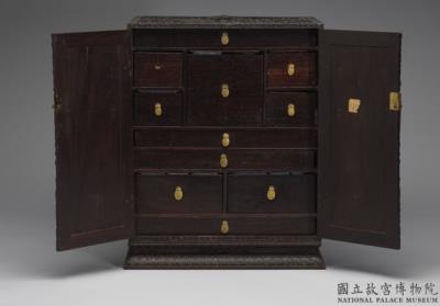 图片[2]-Sandalwood cabinet with dragon design, Qing dynasty, Qianlong reign (1736-1795)-China Archive